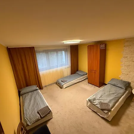 Bizar Hostel