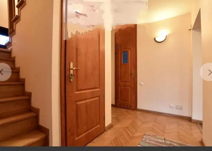 Bizar بيت شباب *