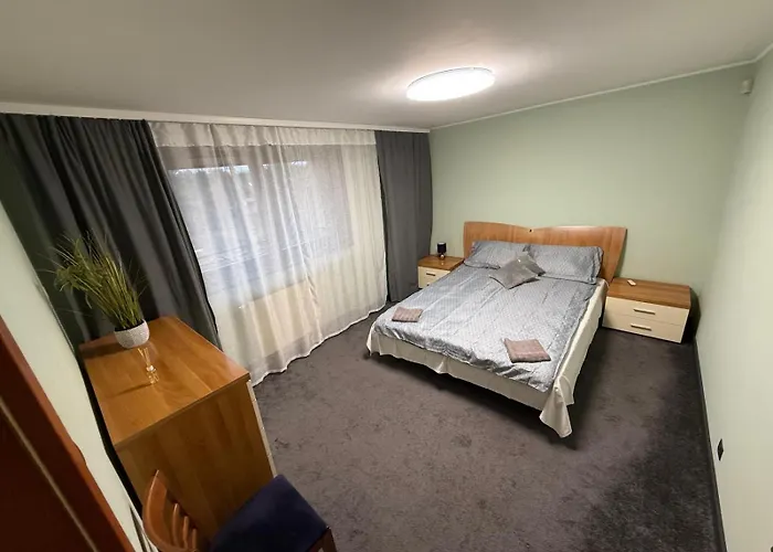 Bizar بيت شباب Sadowo